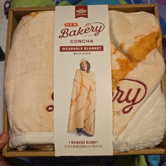 H-E-B Bakery Wearable Blanket with Hood - Picture 2 of 7